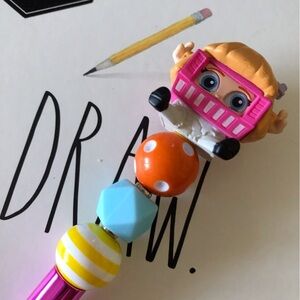 Disney Doorables: Alice in Wonderland: Alice handmade beaded pen